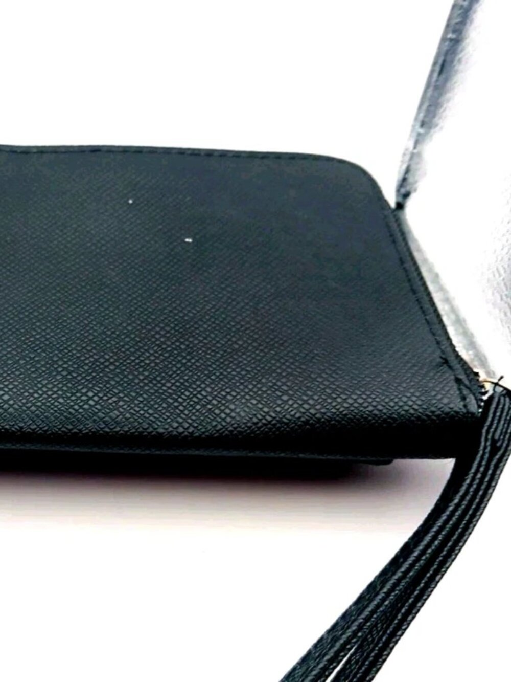 TAHARI Trifold Wristlet Zip Around Wristlet Wallet Black - Picture 4 of 12